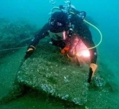 300 il əvvəl batan hərbi gəmi tapıldı: O, hansı sirrləri gizlədir?  