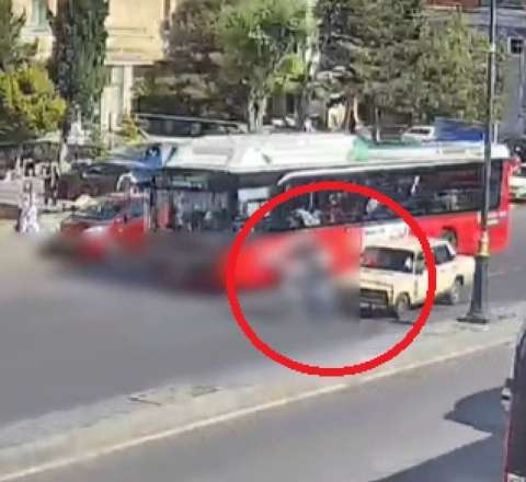 Bakıda dəhşətli qəzanın anbaan GÖRÜNTÜLƏRİ