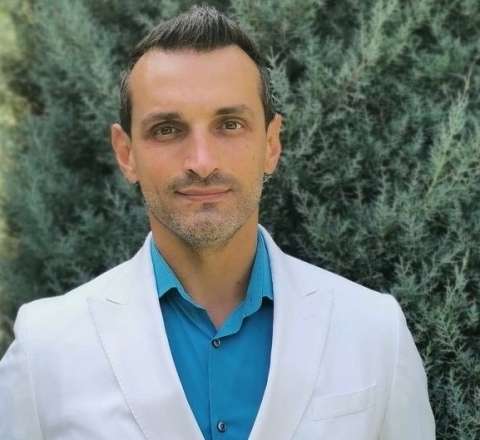 Qadınlar işləməsin deyən Fərhad Pərvizini qadınlar işdən çıxardı –  VİDEO