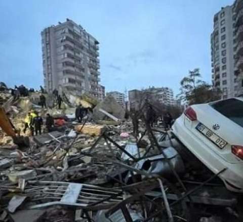 Türkiyədə dağıdıcı zəlzələ oldu-  Dağıntılar altında qalanlar var