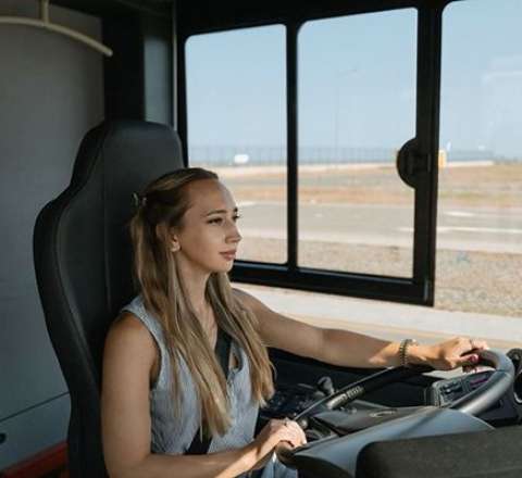 Qadınlar da avtobus sürəcək - FOTO