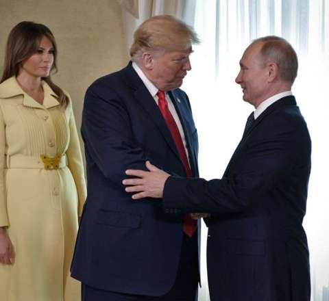 Tramp arvadının məktubunu şəxsən Putinə çatdırdı 