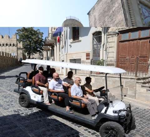 İçərişəhərdə səyahət avtobusları fəaliyyətə başladı - FOTO
