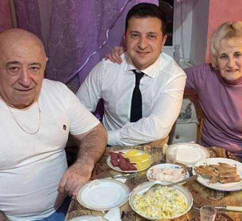 Zelenskinin valideynləri: “Onun prezident olmağını istəmirdik” -  FOTOLAR