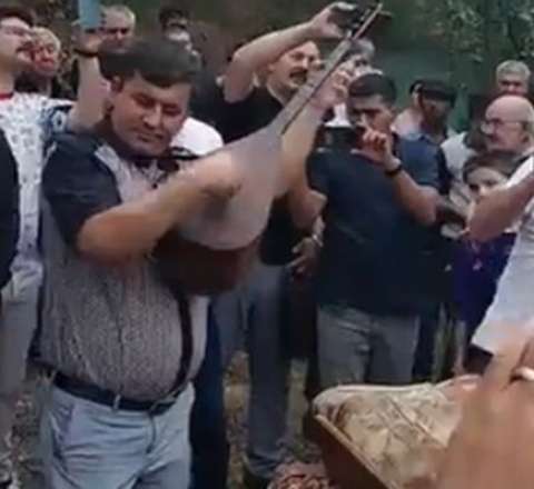 Məmməd İsmayılı saz havası ilə yola saldılar  - VİDEO