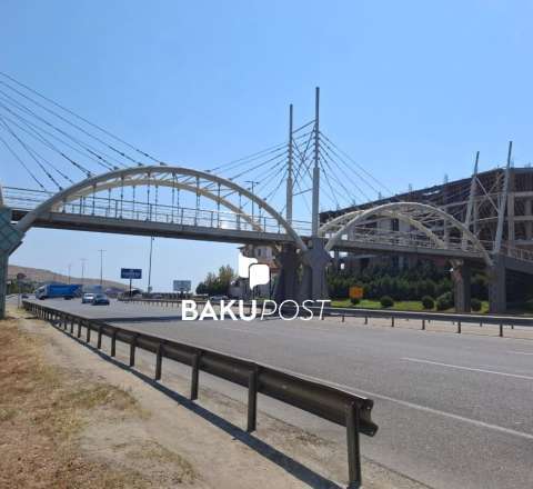 Bakıda qəribə yerüstü keçid: Ya hotelə aparır, ya ölümə - VİDEO 