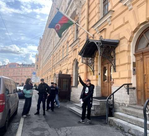 Rusiyada Azərbaycan konsulluğu qarşısında təxribat - FOTO 