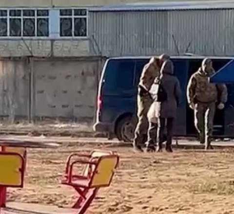 Rusiya FTX azərbaycanlı qadını belə həbs etdi - VİDEO 