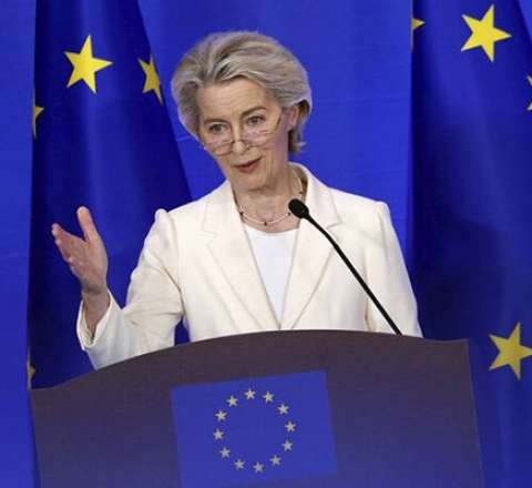 Leyen Tramp və Zelenskiyə zəng etdi 