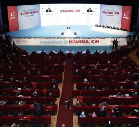 CHP İstanbulda seçkini saxtalaşdırmaqda ittiham olunur 