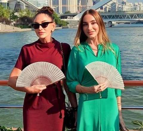 Arzu Əliyeva anası ilə Çindən fotolarını paylaşdı 
