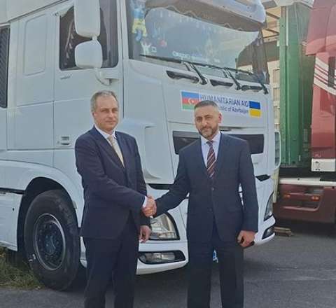 Bakının humanitar yardımı Ukraynaya çatdı 