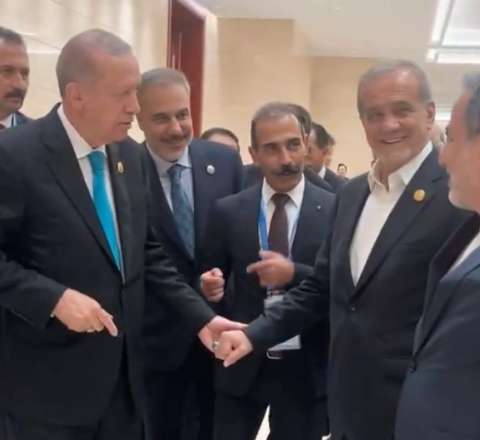 Ərdoğanla Pezeşkianın səmimi söhbəti - VİDEO 