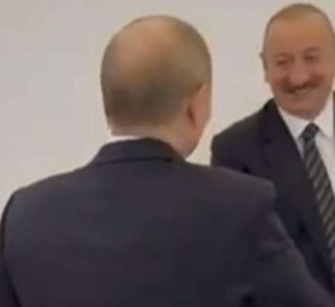 İlham Əliyev və Vladimir Putin salamlaşdı - VİDEO 