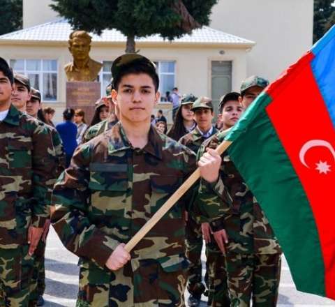 Hərbi xidmətin yaş həddinin artırılması təhsilə necə təsir edər? 