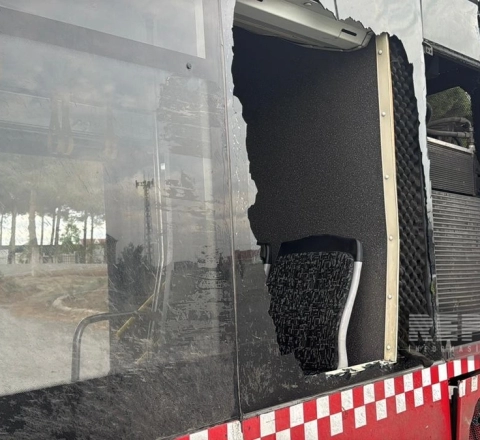 Yük maşını ilə sərnişin avtobusu toqquşub, xəsarət alanlar var 