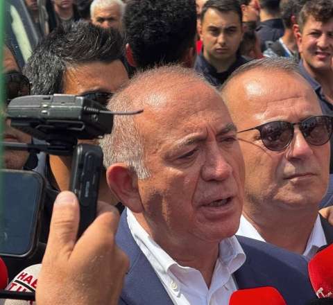 CHP İstanbul rəhbəri izdihamın qarşısına çıxdı - Açıqlama verdi 