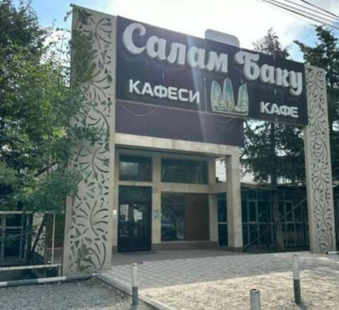 Qırğızıstanda “Salam Baku” kafesi sökülür 