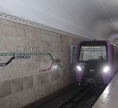 Metroda interval endirildi 