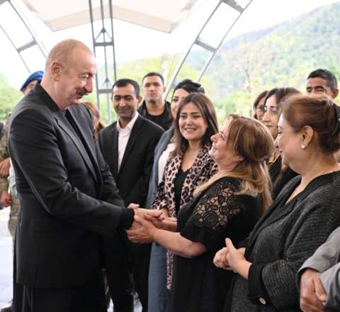Prezident Xocalı sakinləri ilə görüşdü - FOTO