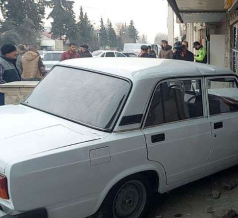 "07" mağazaya çırpıldı - 4 nəfər yaralandı 