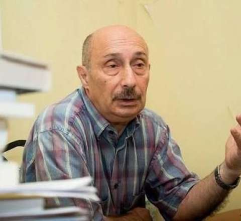 "Onlar satqın, milli qeyrətini pula dəyişənlərdir" - Zərdüşt Əlizadə 