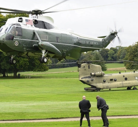 Trampın helikopteri Londonda təcili eniş etdi 