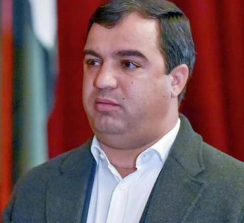 Ermənistanda icma rəhbəri və  polis məmuru öldürüldü 