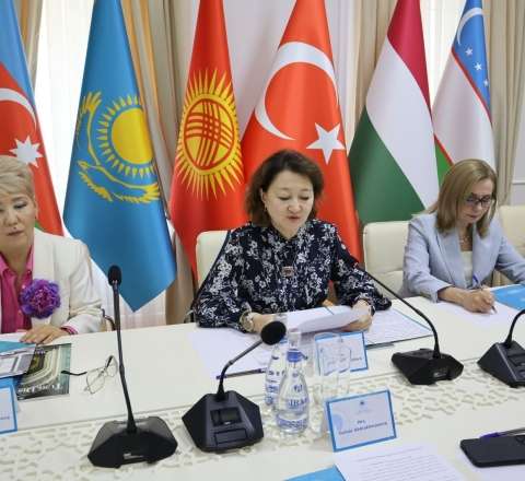 “Türk irsi dünya arenasında” mövzusunda dəyirmi masa keçirildi 