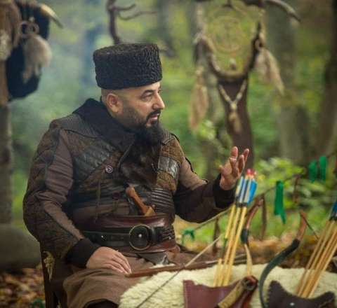 Eltən Törəçi yeni sənədli layihəsi ilə bağlı çağırış etdi 