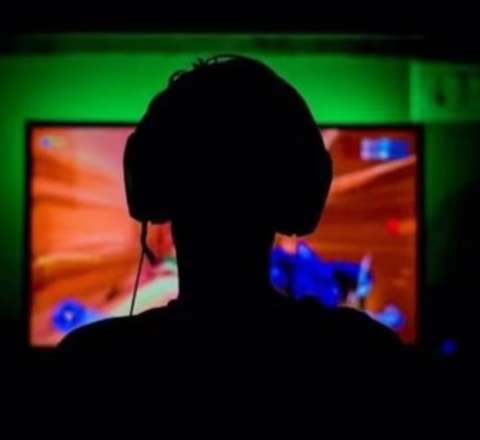 Pakistanda PUBG oyununa görə bütün ailəsini öldürən yeniyetmə 100 il həbs cəzası aldı 