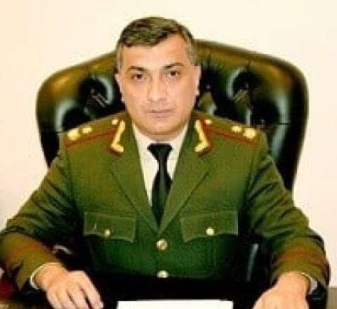 Generaldan jurnalistə: "Siz kimsiniz ki, mənə zəng etmisiniz?" 