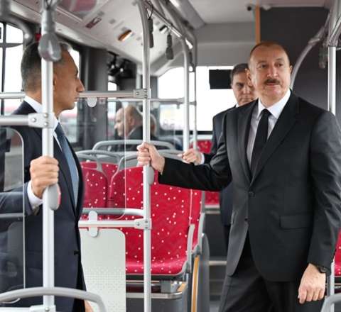İlham Əliyev “BakuBus”ın Gəncə Avtoparkının açılışında  - FOTO