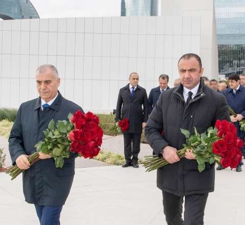 Əli Nağıyev Zəfər parkını ziyarət etdi 