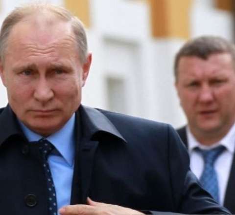Putin canını kimə etibar edir? 