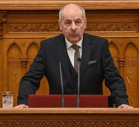 Macarıstan prezidenti türk ölkəsinə səfər edəcək 