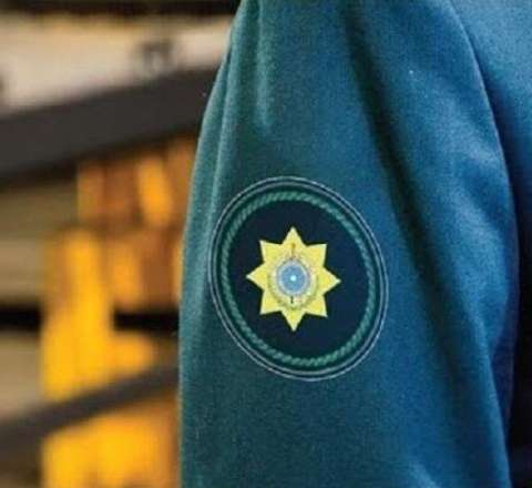Gömrük Komitəsinin iki əməkdaşı həbs edildi 