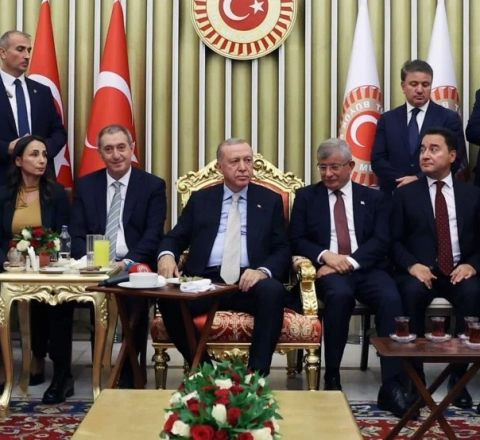 Ərdoğan keçmiş silahdaşları ilə uzun illər sonra yenidən bir arada - FOTO 