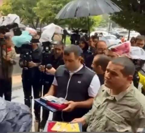 Ermənilər Qarabağa görə aldıqları medalları qaytarırlar - VİDEO