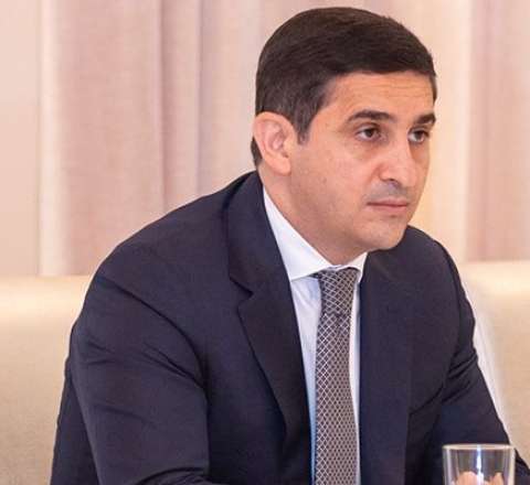 Nazir Vüqar Novruzovu işdən çıxardı 