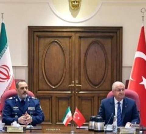 İran və Türkiyənin müdafiə nazirləri sərhəd təhlükəsizliyini müzakirə etdi 