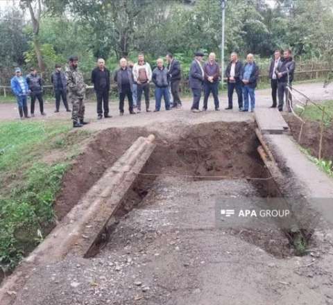 Astarada sel nəticəsində körpü çökdü - FOTO 