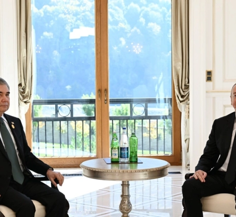 İlham Əliyev Qəbələdə Berdiməhəmmədovla görüşdü 