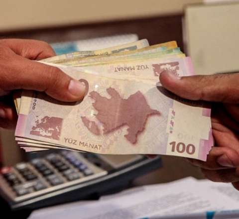 Azərbaycanda işçilərin gündəlik ödənişi 50% artacaq 