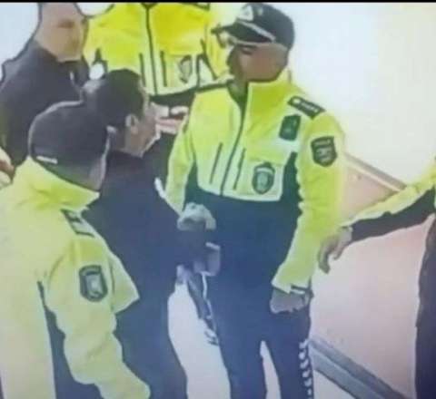 Polis şəhid atasının paltarını cırıb? -  DİN görüntüləri YAYDI