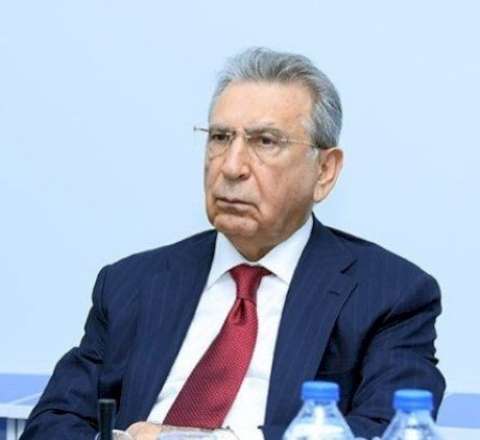 Ramiz Mehdiyevin halı PİSLƏŞDİ 