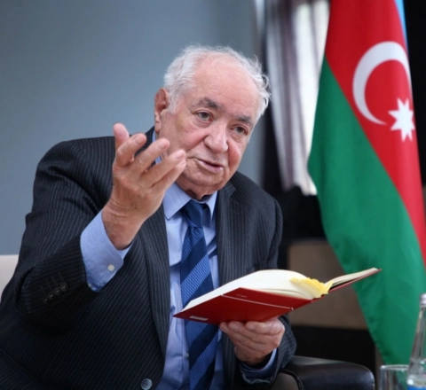 Xalq şairindən ÜSYAN: Oxuya bilməyən müğənniyə bir saat, mənə 10 dəqiqə...  