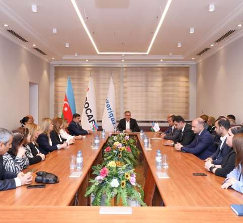 Əmək fəaliyyətində fərqlənən işçilərlə görüş keçirildi 