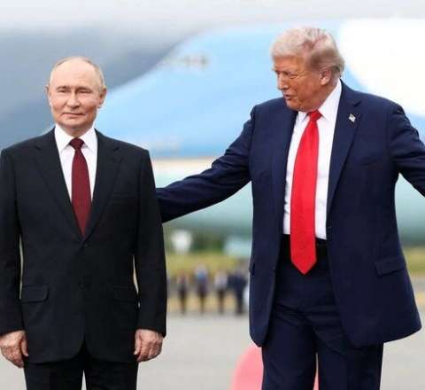 Tramp Putinlə telefon danışığı aparır - YENİLƏNDİ 