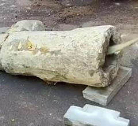“Stalinin ayağı” - Rusiyada şəhər rəhbərliyi “abidə”ni götürmək istəmir 
